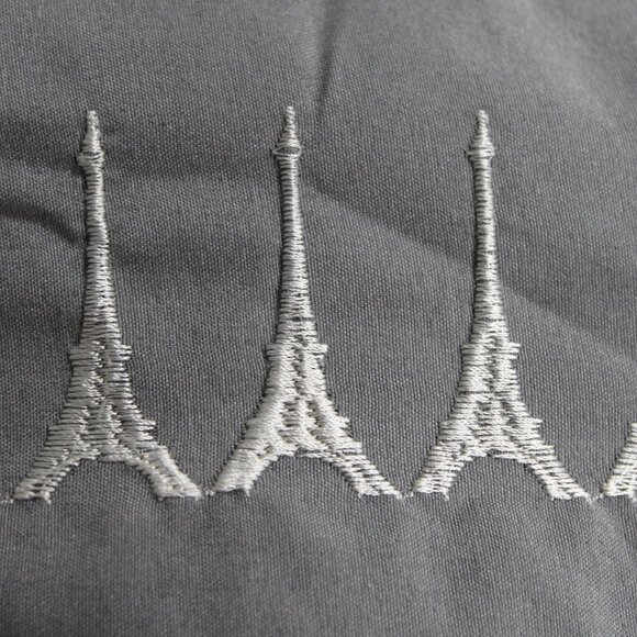 Eiffel Tower Print King Size Sheet Set - White with Grey Eiffel Towers - Picture 11 of 12